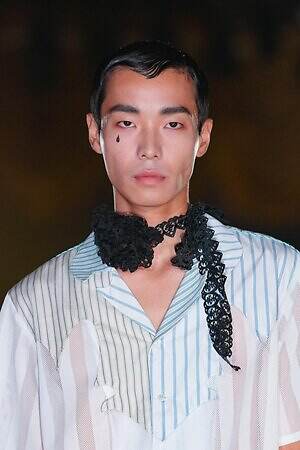 ユェチ・チ 2026年春夏コレクション - ダンスホールに舞い降りて｜写真4