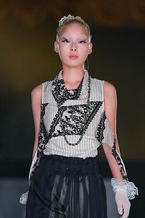 ユェチ・チ 2026年春夏コレクション - ダンスホールに舞い降りて｜写真6