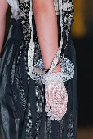 ユェチ・チ 2026年春夏コレクション - ダンスホールに舞い降りて｜写真7