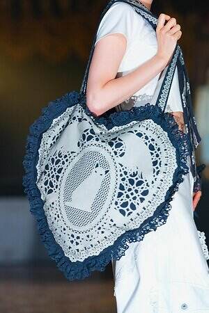 ユェチ・チ 2026年春夏コレクション - ダンスホールに舞い降りて｜写真26