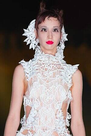 ユェチ・チ 2026年春夏コレクション - ダンスホールに舞い降りて｜写真33