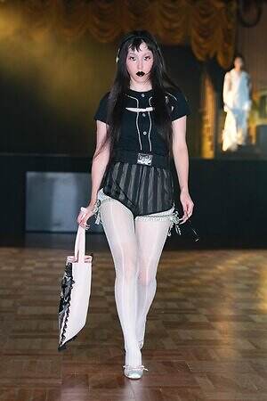 ユェチ・チ 2026年春夏コレクション - ダンスホールに舞い降りて｜写真59