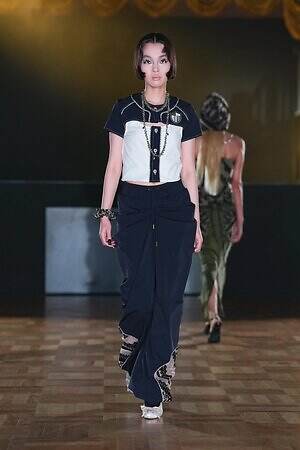 ユェチ・チ 2026年春夏コレクション - ダンスホールに舞い降りて｜写真83