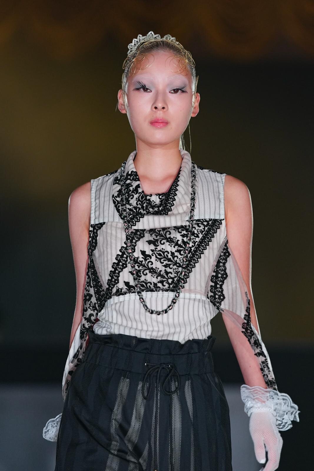 ユェチ・チ(YUEQI QI) 2026年春夏ウィメンズ&メンズコレクション  - 写真6