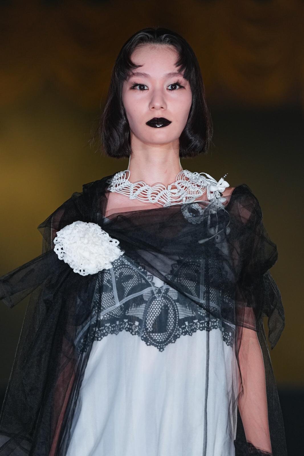 ユェチ・チ(YUEQI QI) 2026年春夏ウィメンズ&メンズコレクション  - 写真13