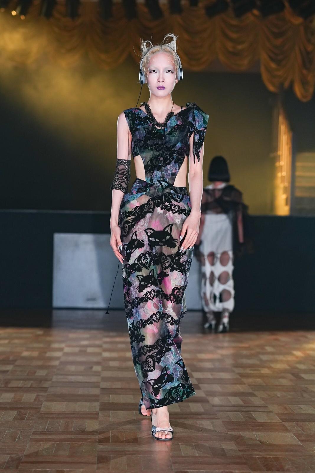 ユェチ・チ(YUEQI QI) 2026年春夏ウィメンズ&メンズコレクション  - 写真14