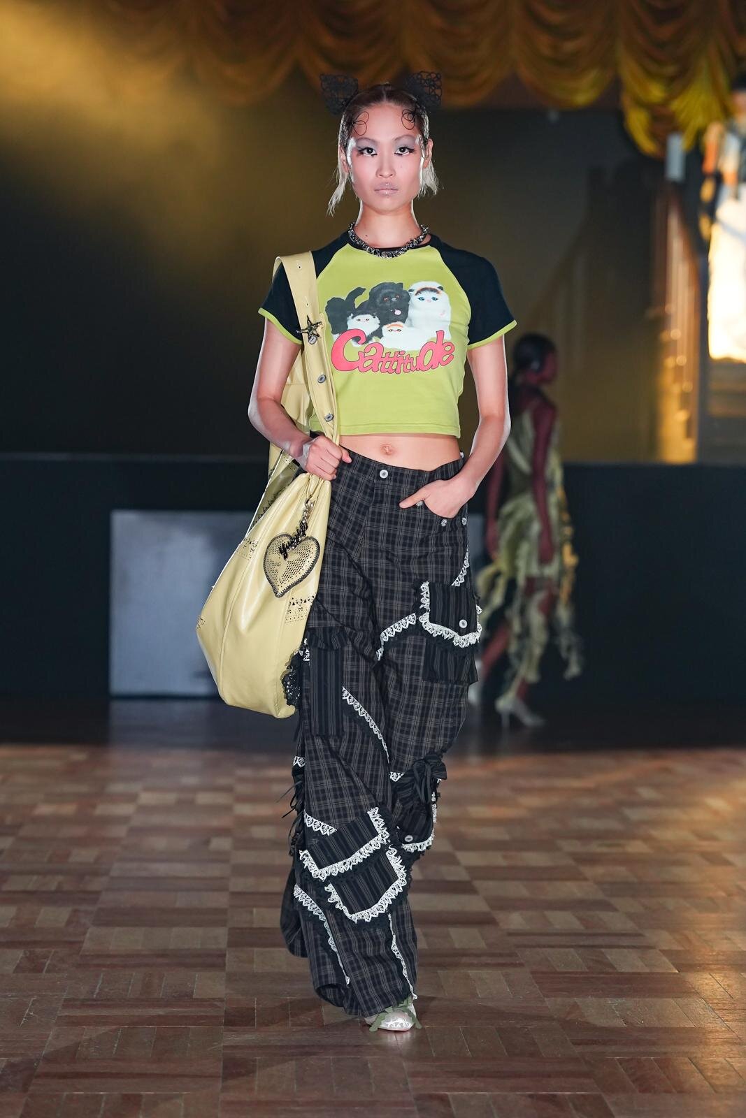 ユェチ・チ(YUEQI QI) 2026年春夏ウィメンズ&メンズコレクション  - 写真19