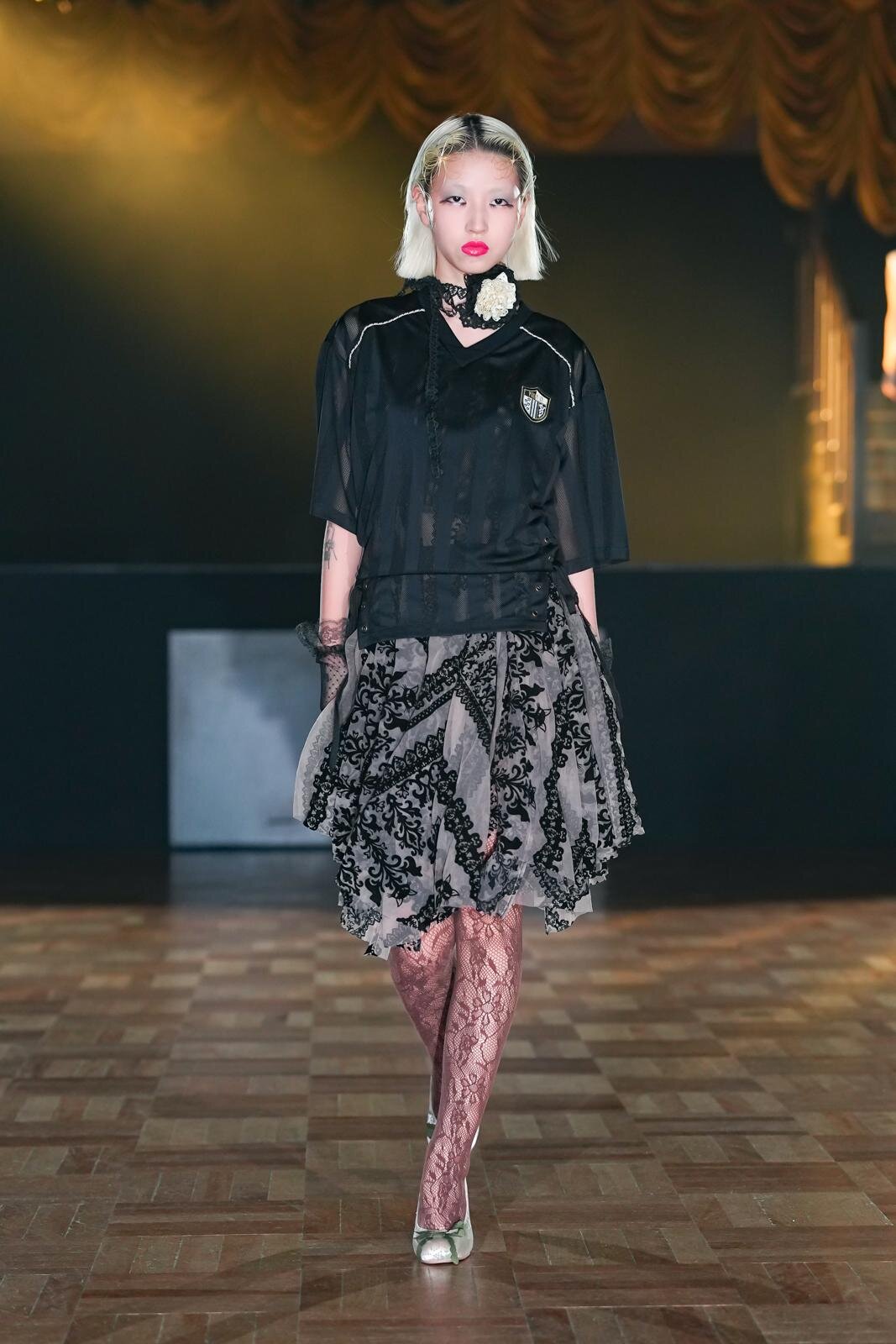 ユェチ・チ(YUEQI QI) 2026年春夏ウィメンズ&メンズコレクション  - 写真22