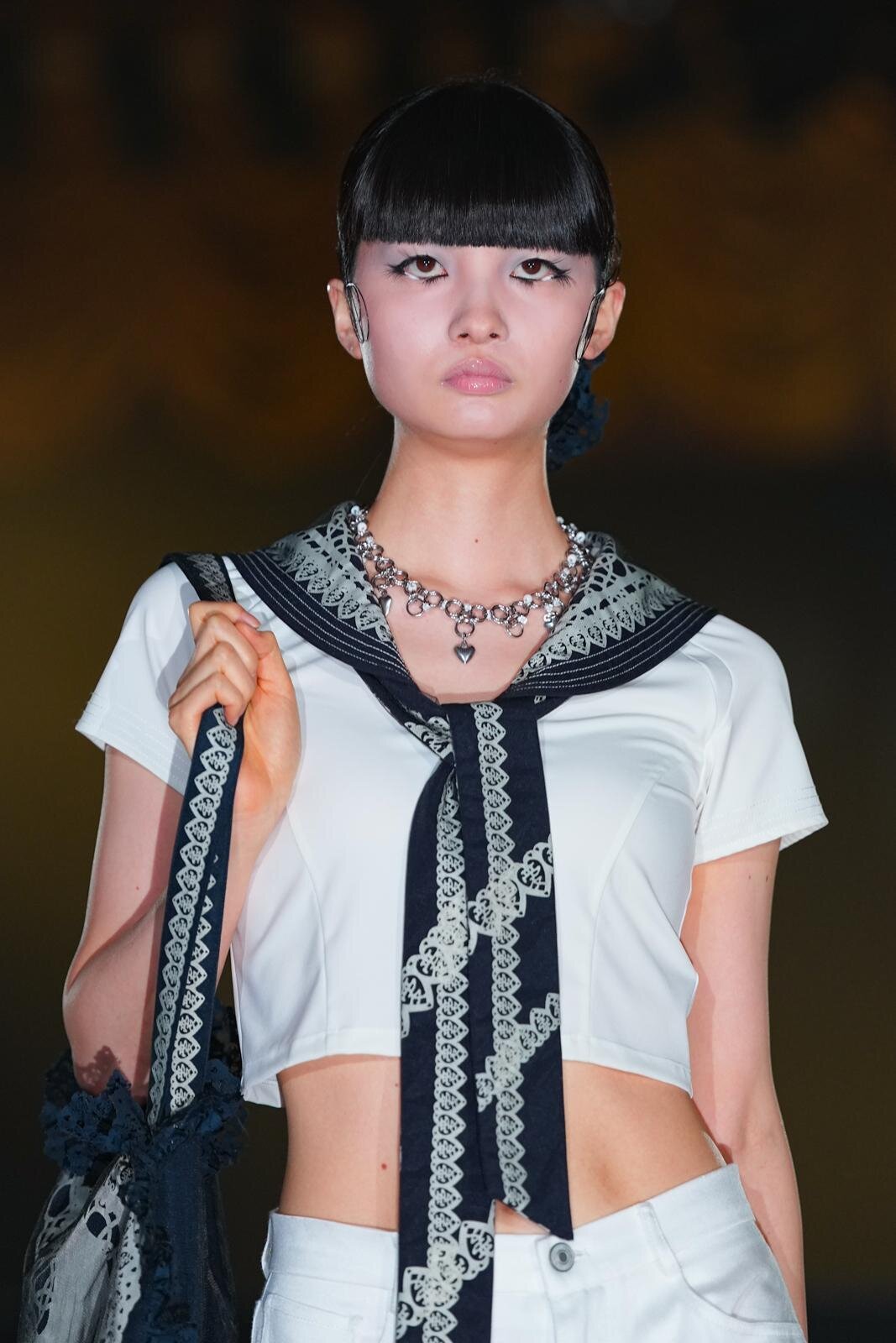 ユェチ・チ(YUEQI QI) 2026年春夏ウィメンズ&メンズコレクション  - 写真25