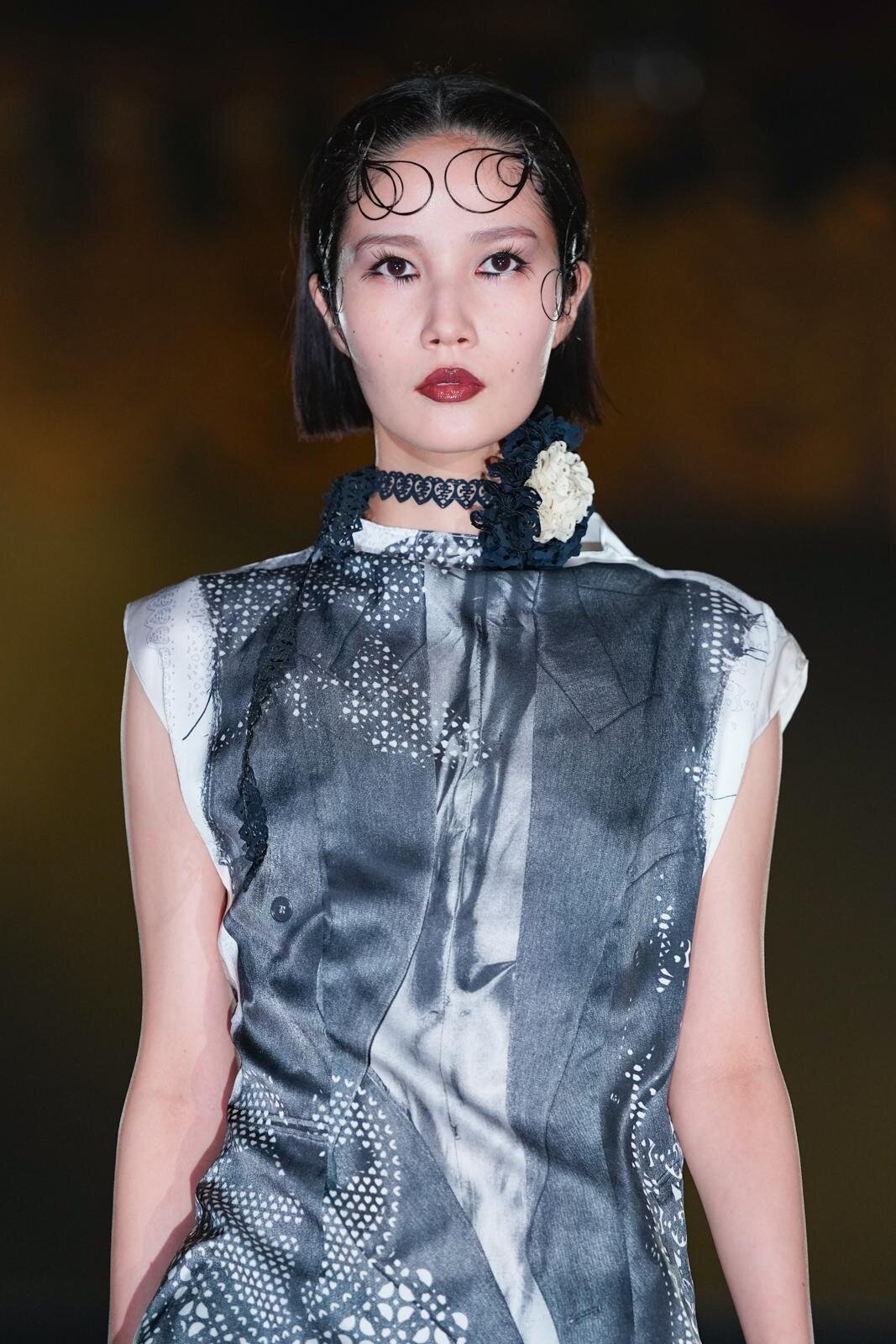 ユェチ・チ(YUEQI QI) 2026年春夏ウィメンズ&メンズコレクション  - 写真28