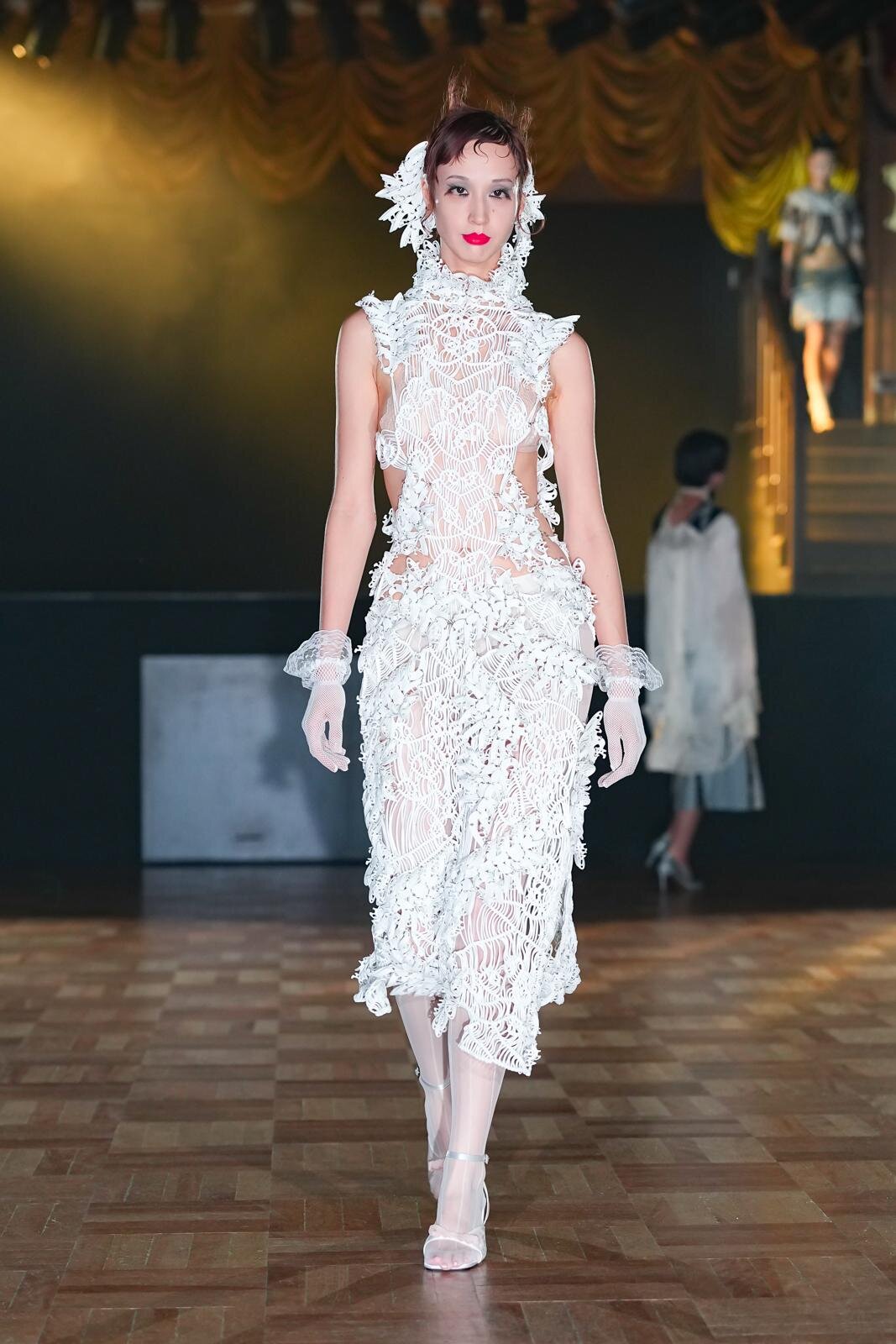 ユェチ・チ(YUEQI QI) 2026年春夏ウィメンズ&メンズコレクション  - 写真32