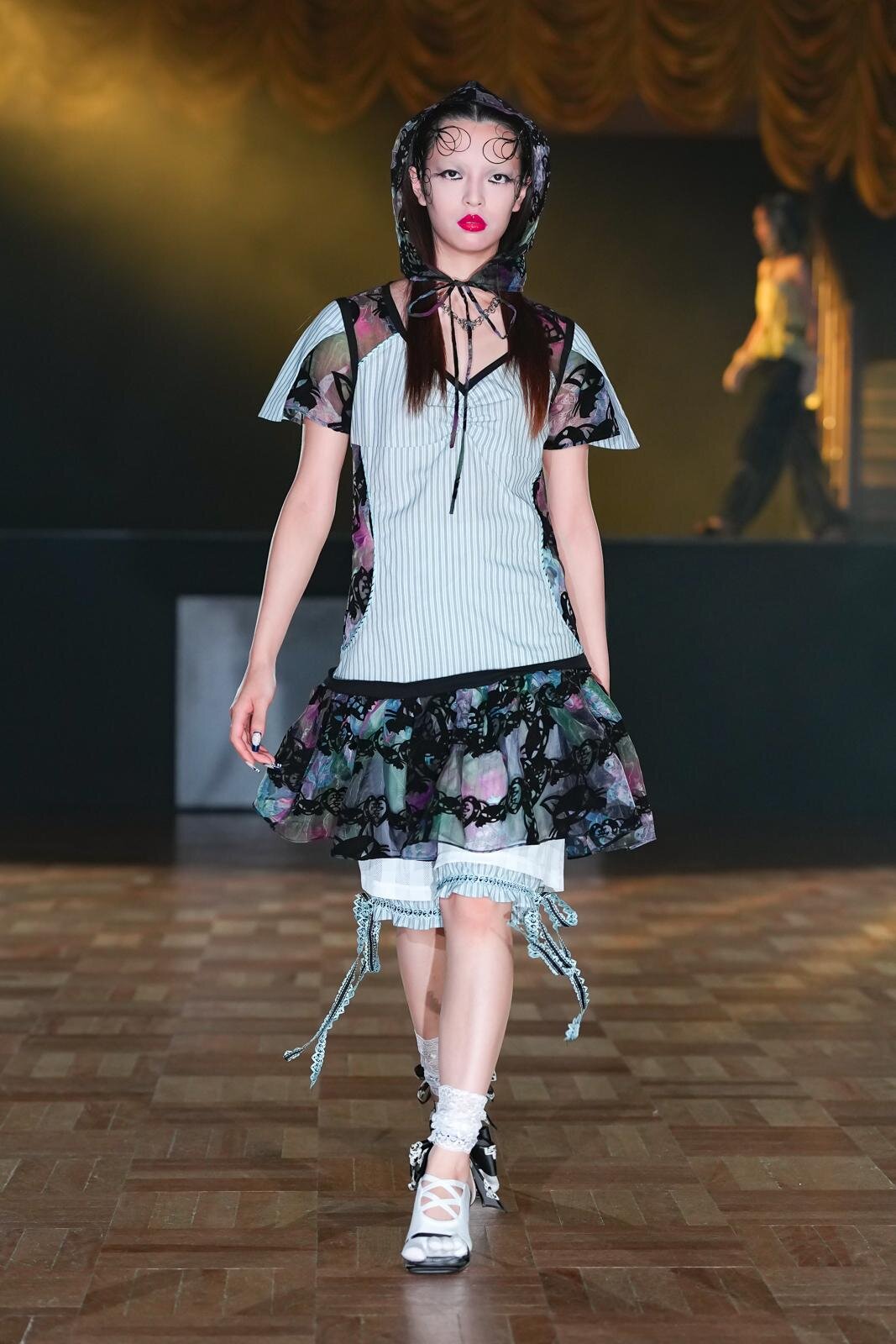 ユェチ・チ(YUEQI QI) 2026年春夏ウィメンズ&メンズコレクション  - 写真52