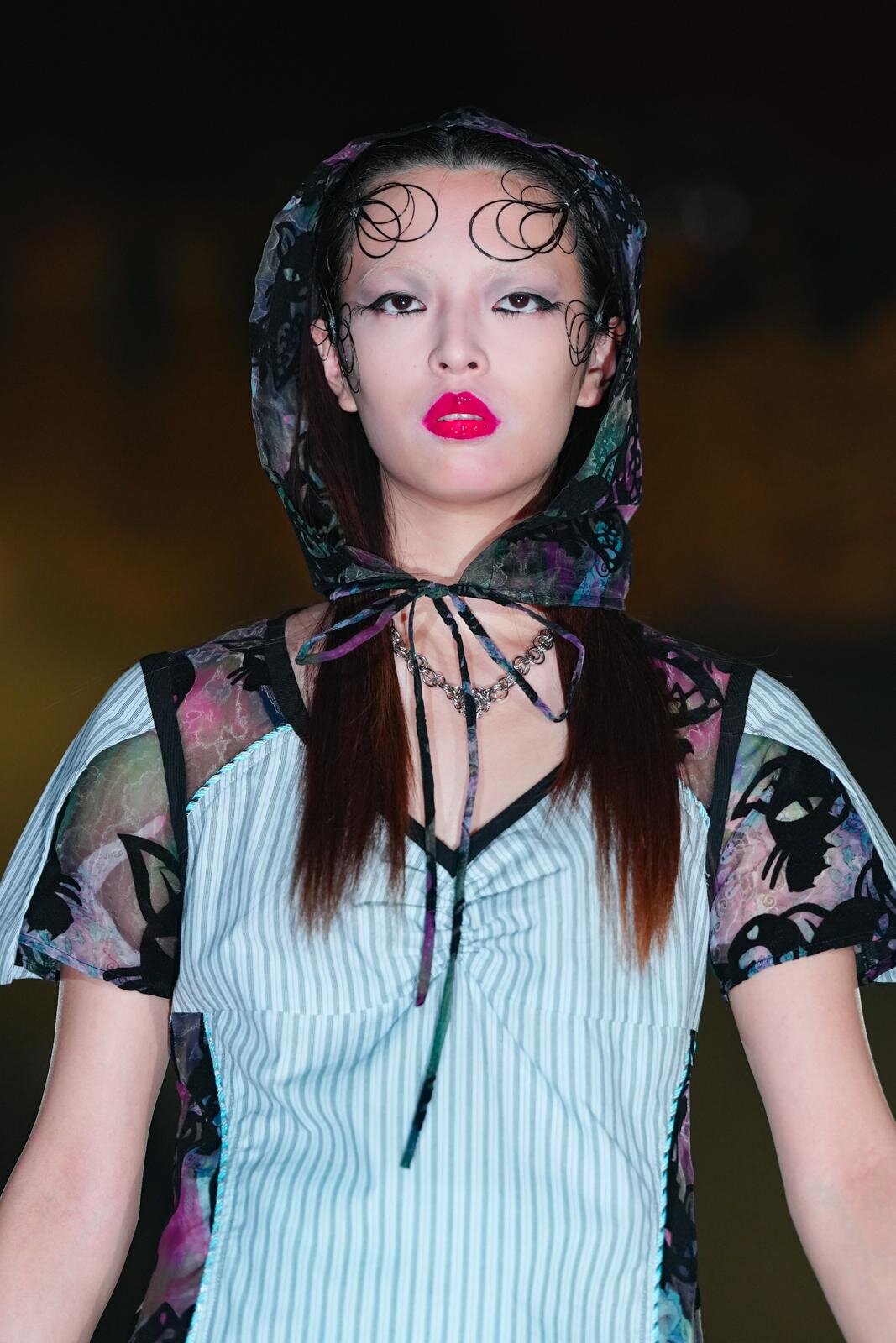 ユェチ・チ(YUEQI QI) 2026年春夏ウィメンズ&メンズコレクション  - 写真53