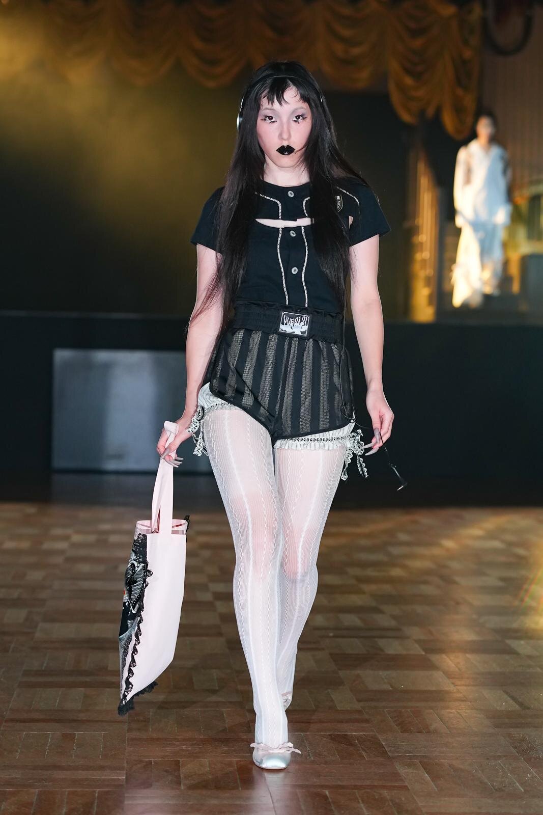 ユェチ・チ(YUEQI QI) 2026年春夏ウィメンズ&メンズコレクション  - 写真59