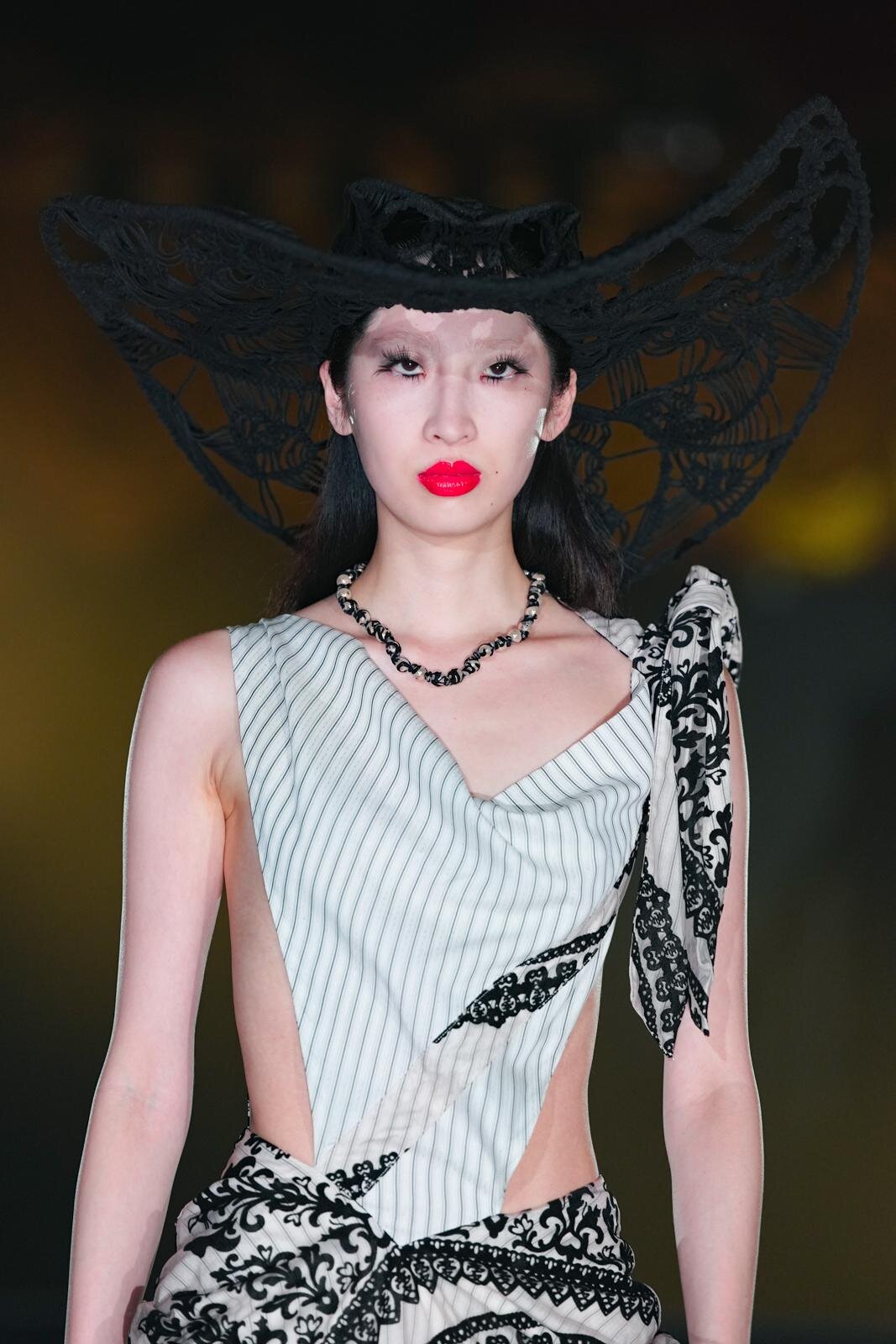 ユェチ・チ(YUEQI QI) 2026年春夏ウィメンズ&メンズコレクション  - 写真67