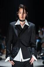 オリミ 2026年春夏コレクション - 日常と地続きの非日常の“境界”を探る｜写真39