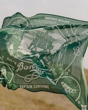 キャプテン サンシャイン×バブアー“付け替え可能なカラフルフード”付きジャケット登場｜写真11