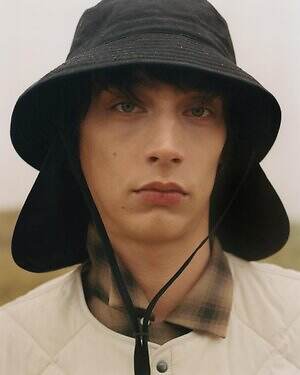 キャプテン サンシャイン×バブアー“付け替え可能なカラフルフード”付きジャケット登場｜写真10