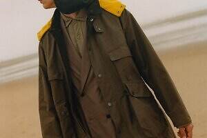 キャプテン サンシャイン×バブアー“付け替え可能なカラフルフード”付きジャケット登場