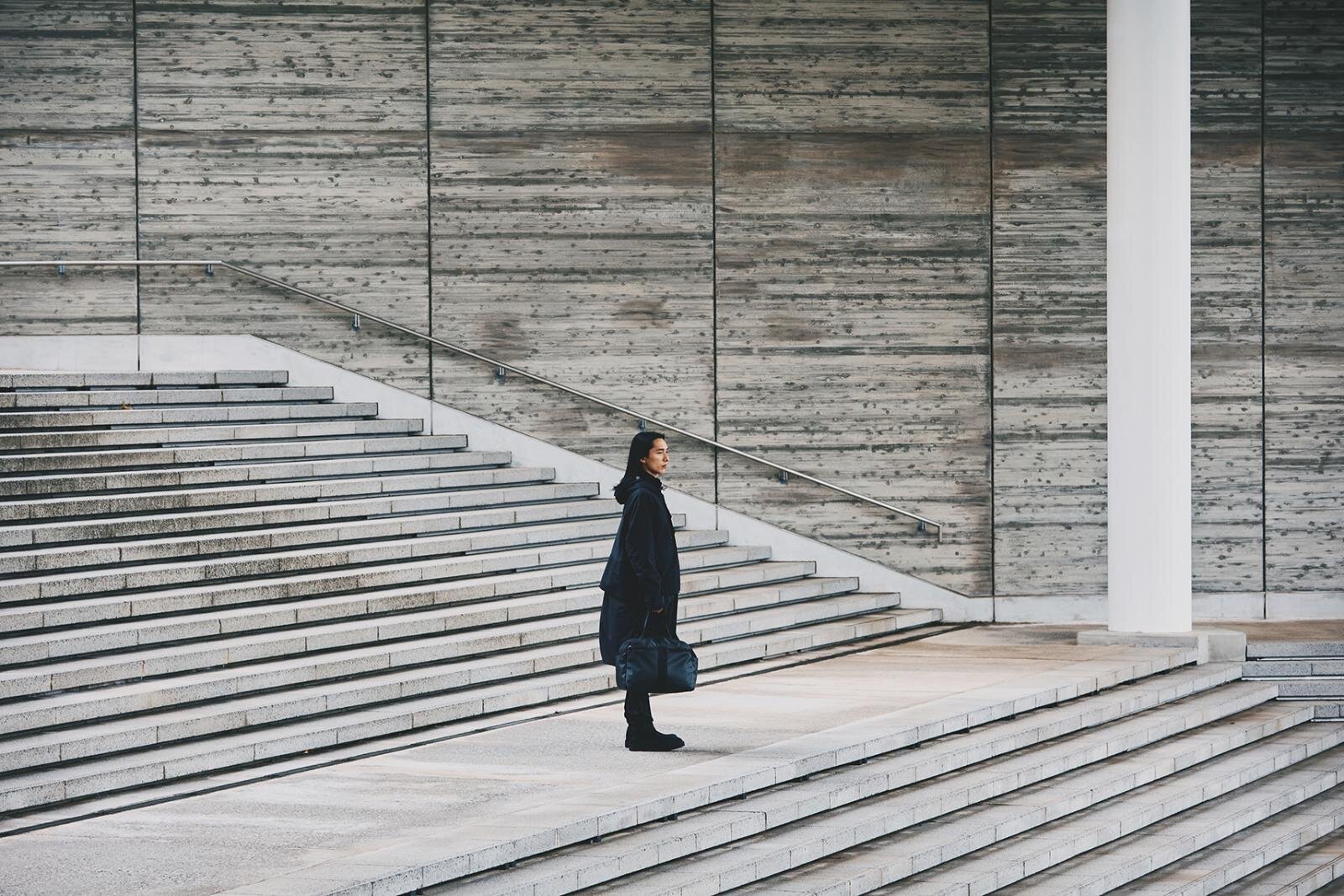 ブリーフィング×ホワイトマウンテニアリング“耐水ナイロン”軽量ショルダーバッグやサコッシュ｜写真32