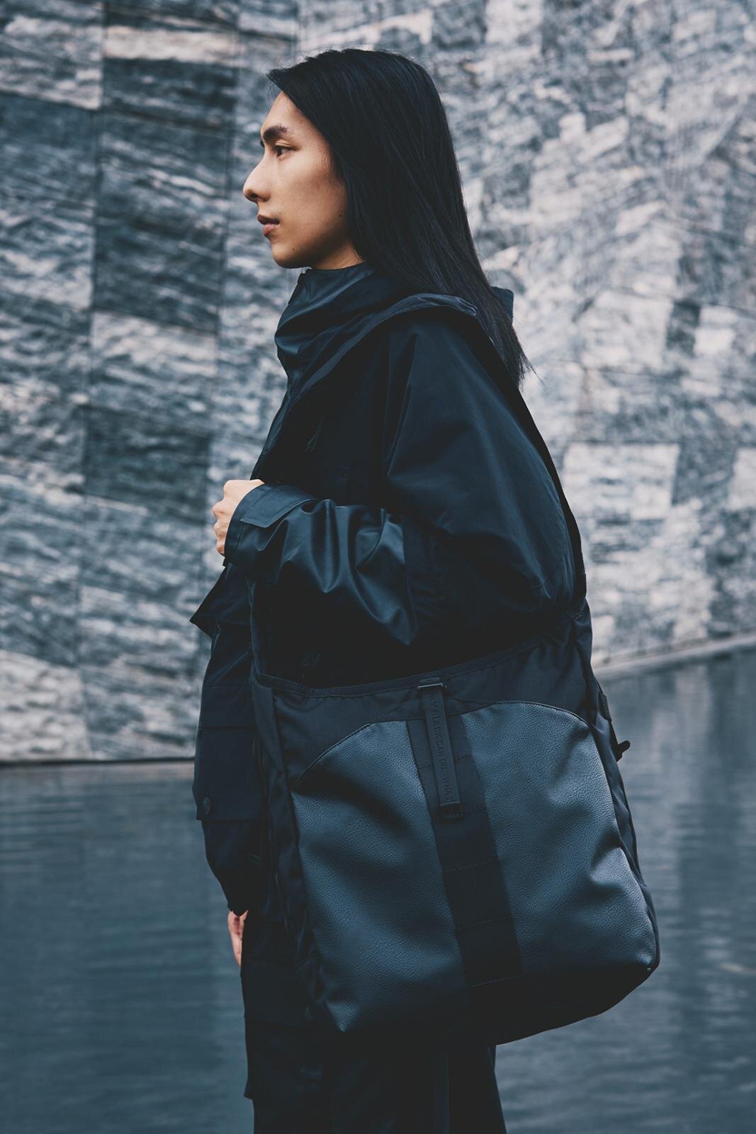 ブリーフィング×ホワイトマウンテニアリング“耐水ナイロン”軽量ショルダーバッグやサコッシュ｜写真28