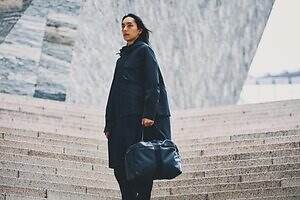 ブリーフィング×ホワイトマウンテニアリング“耐水ナイロン”軽量ショルダーバッグやサコッシュ｜写真9