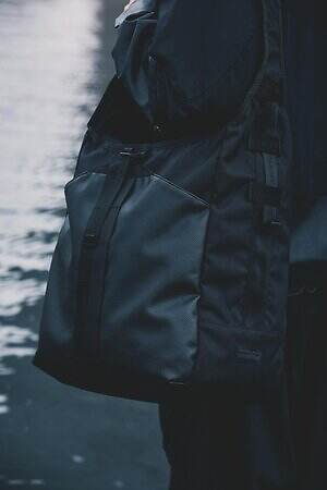 ブリーフィング×ホワイトマウンテニアリング“耐水ナイロン”軽量ショルダーバッグやサコッシュ｜写真29