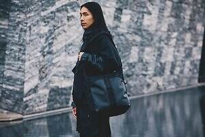 ブリーフィング×ホワイトマウンテニアリング“耐水ナイロン”軽量ショルダーバッグやサコッシュ｜写真18