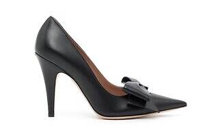 ヴァレンティノ ガラヴァーニ、“リボン”パンプス＆パンサーを飾ったハイヒールシューズ