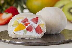 弁才天初の「ミックスフルーツ大福」苺・マンゴー・キウイ包んだスイーツ大福、渋谷東急フードショー限定で