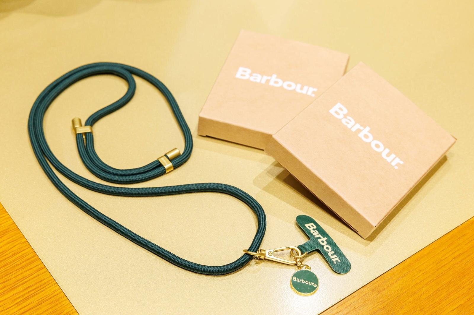 バブアーがニュウマン高輪にオープン、25年秋冬新作や定番ワックスジャケットなど｜写真2