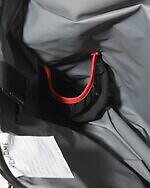 エンジニアド ガーメンツ×クロームのメッセンジャーバッグ、”クロコダイル革風”ボディで｜写真12