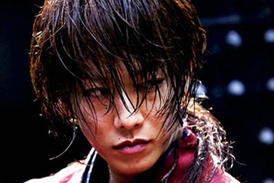 佐藤健｜佐藤 健の写真展「写真と巡る“るろう”の旅」が滋賀＆東京に巡回 - 映画のメイキング写真など展示