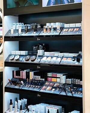 「アットコスメ」最大規模の新ストアがニュウマン高輪に、テーマに沿った多彩な編集棚やミニコスメコーナー｜写真15