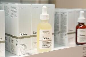 「アットコスメ」最大規模の新ストアがニュウマン高輪に、テーマに沿った多彩な編集棚やミニコスメコーナー｜写真6