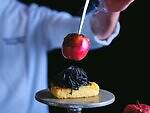 コンラッド大阪"ヴィラン"モチーフのスイーツビュッフェ「毒りんご」風ムースやチェシャ猫のしっぽケーキ｜写真8