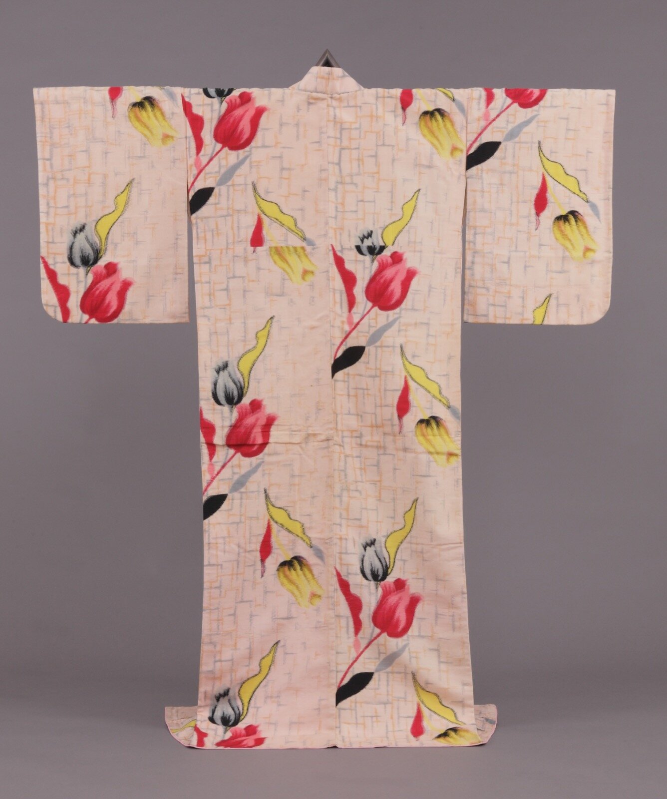 《桃色地煉瓦チューリップ模様銘仙着物》 昭和時代 20世紀