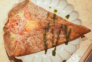 トゥーストゥース“東京初”ビストロ＆カフェがニュウマン高輪に、フランス発祥ガレットやスイーツ｜写真1