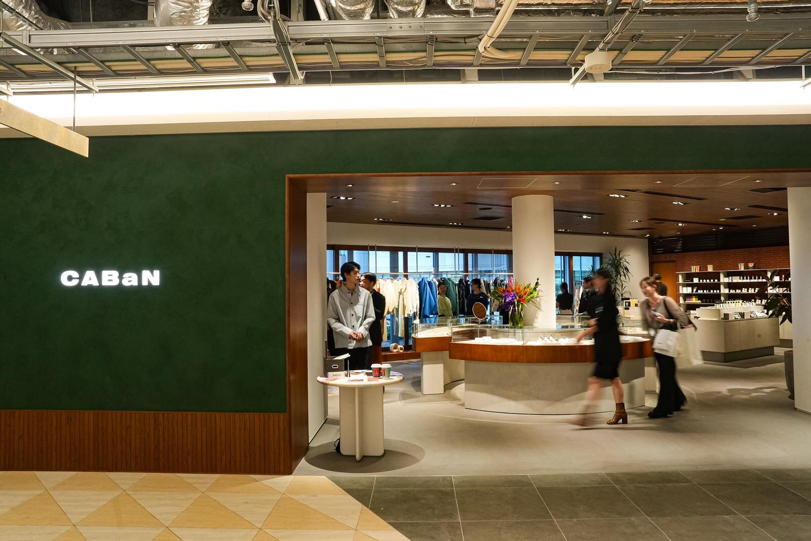 「ニュウマン高輪」フロアガイド、約200店舗のうち“おすすめ”コスメ＆ファッション店舗はどこ？｜写真51