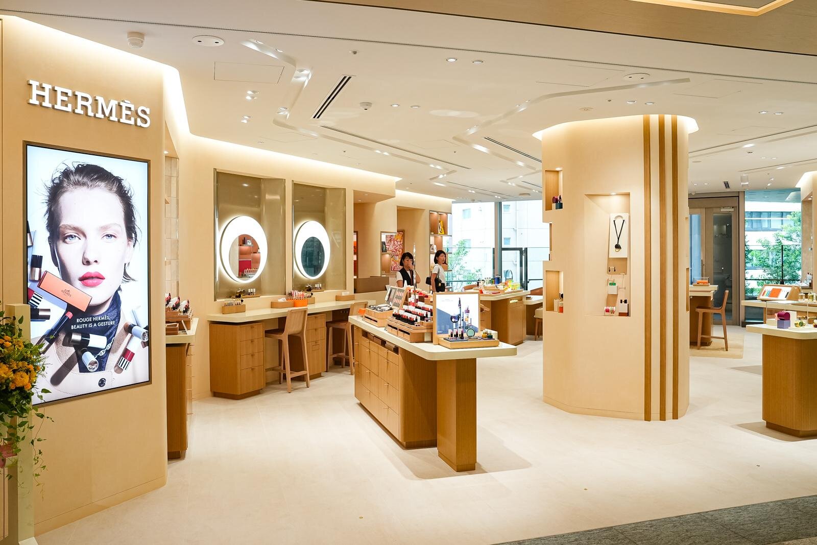 「ニュウマン高輪」フロアガイド、約200店舗のうち“おすすめ”コスメ＆ファッション店舗はどこ？｜写真1