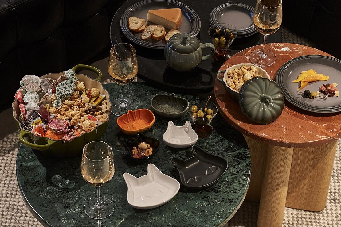 LE CREUSET カボチャ型皿 2個セット　ブラウン ル・クルーゼの25年ハロウィン食器、”かぼちゃ”そっくり鍋＆ネコ