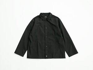 A.P.C.×ロンハーマン、“リフレクターロゴ”際立つコーチ