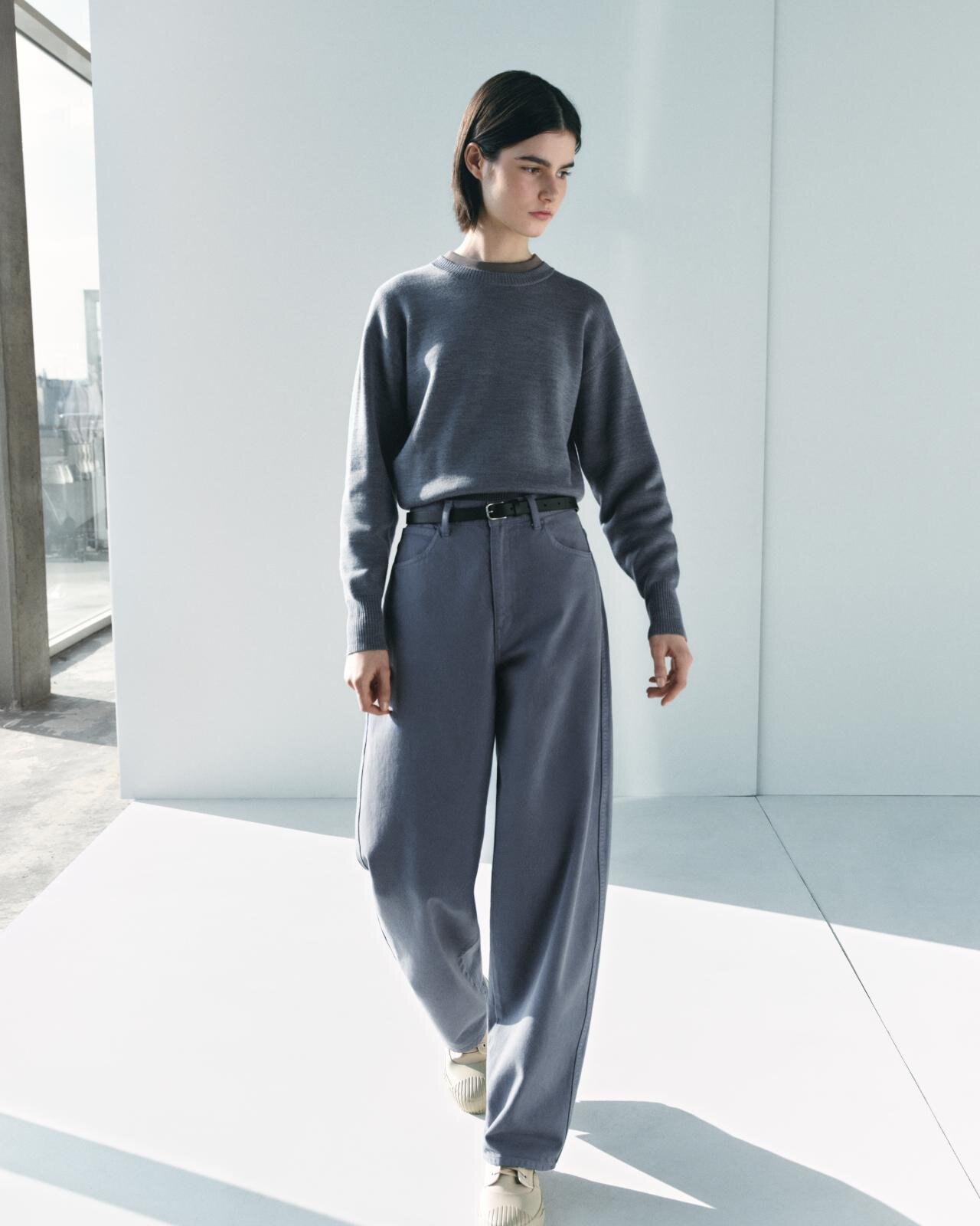 ユニクロ ユー25年秋冬ウィメンズウェア、ゆったりロングコート＆くすみブルーのカーブパンツなど｜写真69