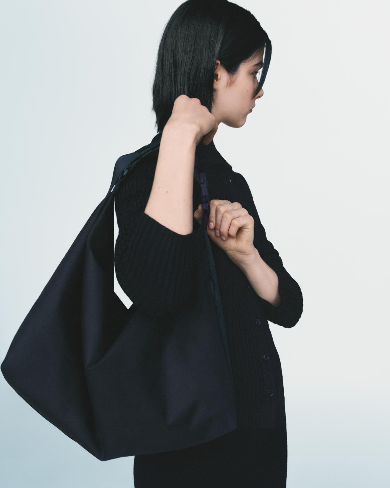 ユニクロ ユー25年秋冬ウィメンズウェア、ゆったりロングコート＆くすみブルーのカーブパンツなど｜写真68