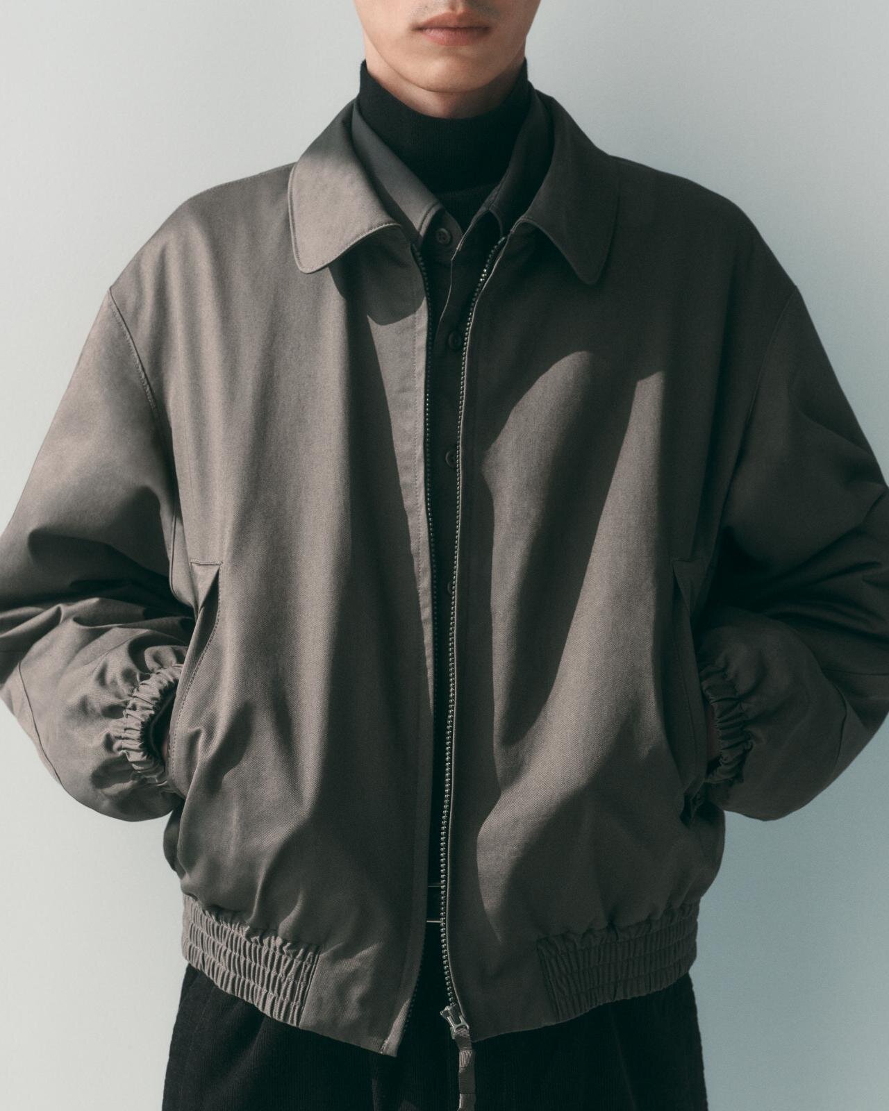 ユニクロ ユー25年秋冬メンズウェア、高機能ナイロンパーカ＆ハーフジップスウェットなど｜写真96