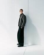 ユニクロ ユー25年秋冬メンズウェア、高機能ナイロンパーカ＆ハーフジップスウェットなど｜写真98