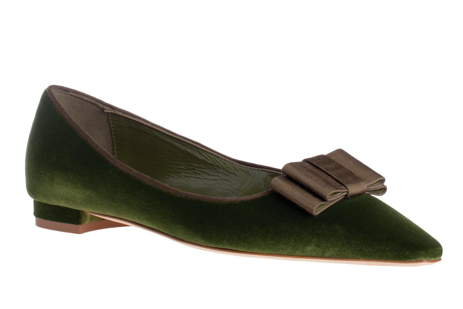 マノロ ブラニク“リボン”付きのベルベットパンプス、スペイン闘牛士の伝統シューズ着想｜写真5