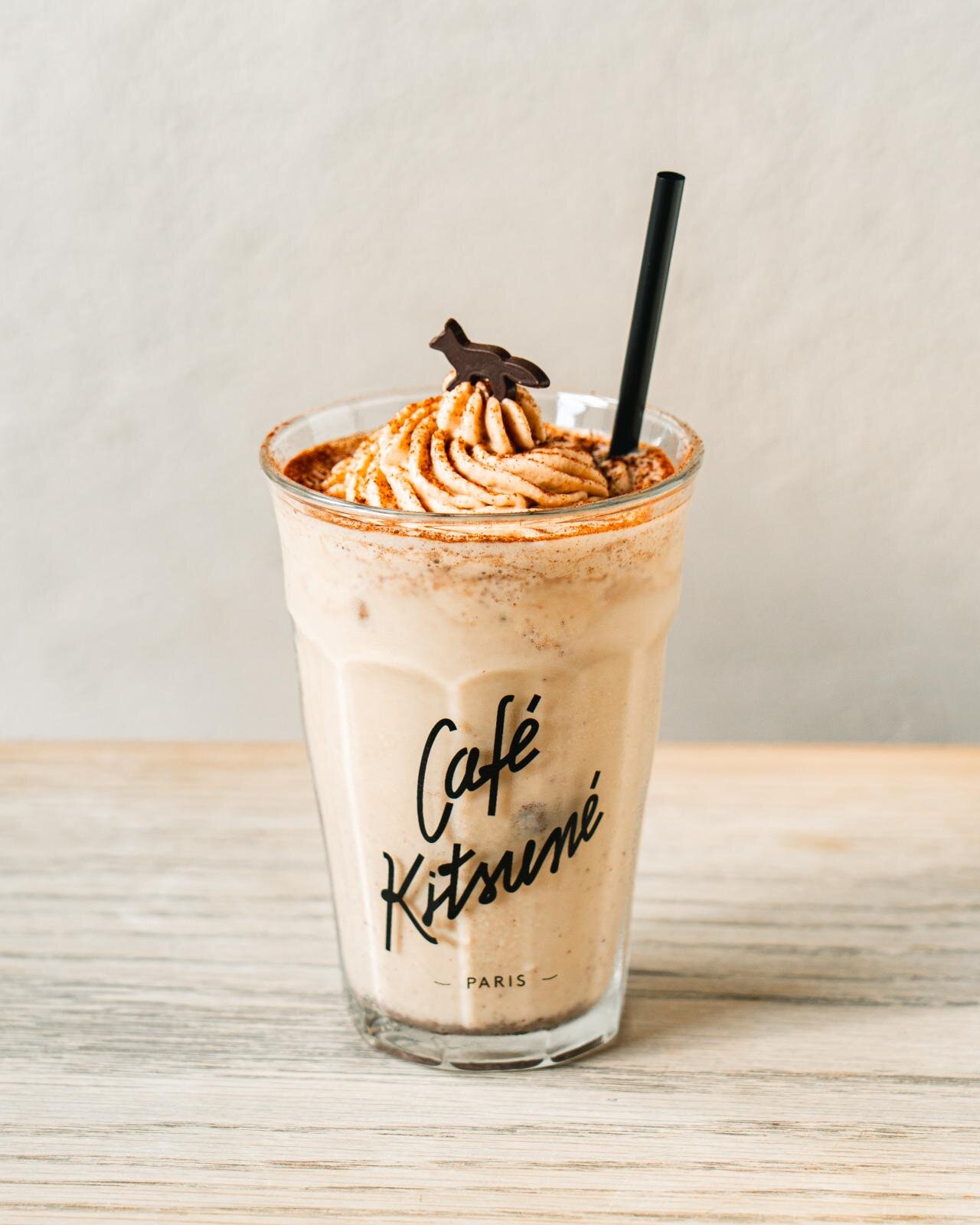 マロンショコラシェイク イートイン 950円、テイクアウト 850円