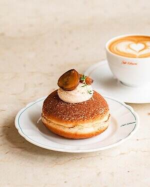 カフェ キツネ秋限定メニュー、“黒ごま尽くし”キツネ型ケーキ＆濃厚マロンショコラシェイクなど｜写真7