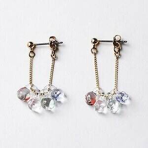 ハリオ×イイダ傘店のガラスアクセサリー、ぷっくりリンゴピアスや“朝焼けのカモミール”イヤリング｜写真6